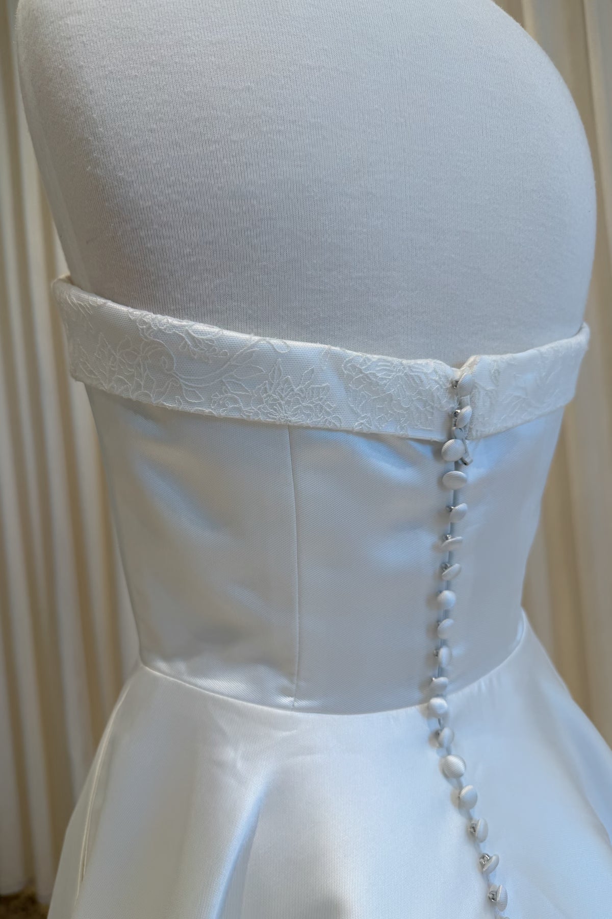 Arabella, Off White - Size 8