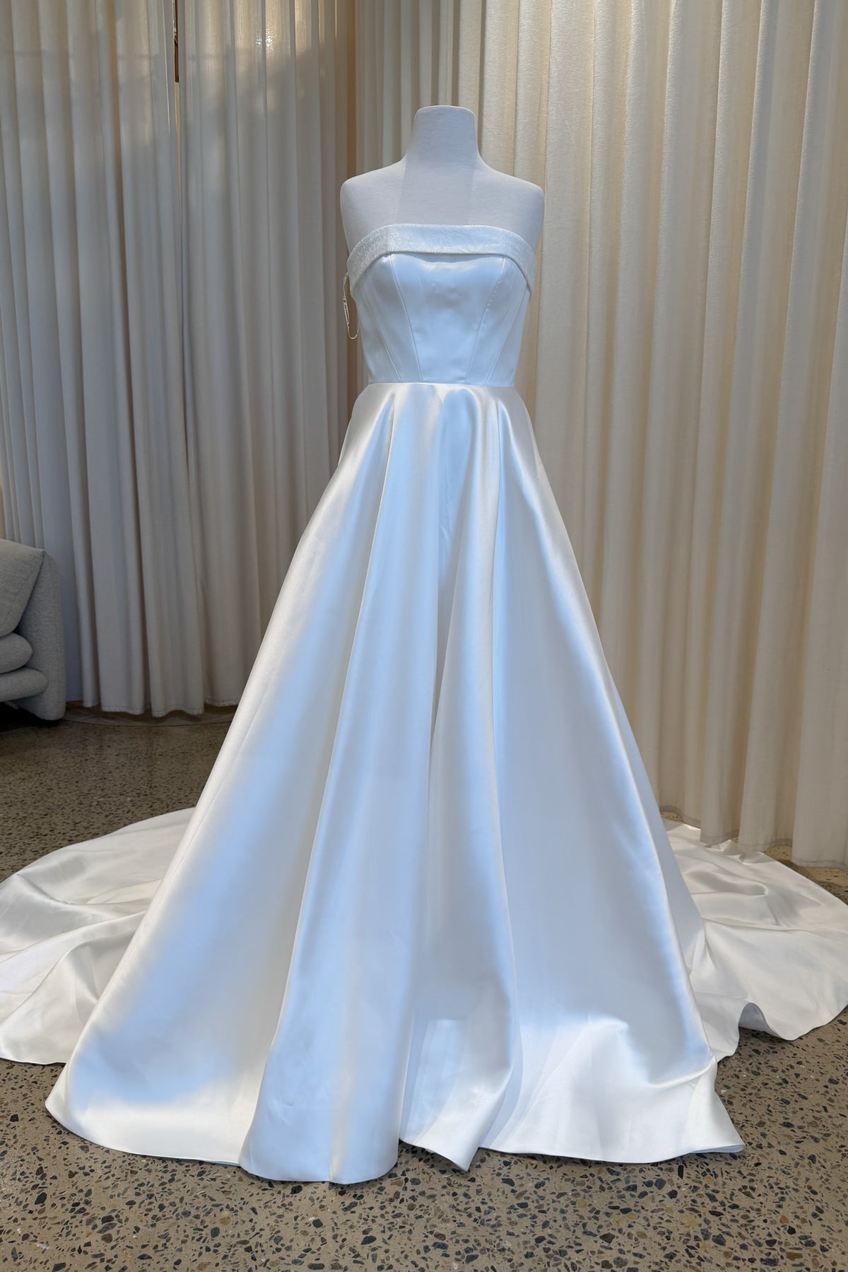 Arabella, Off White - Size 8