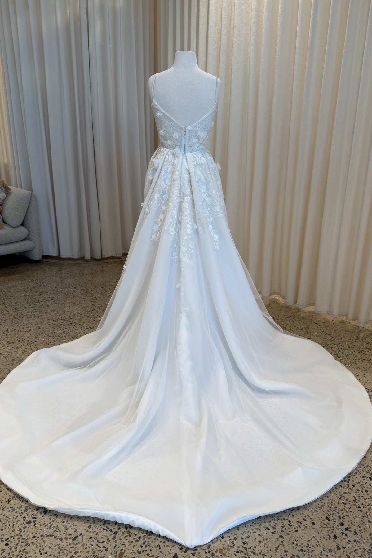 Ruth - Size 8